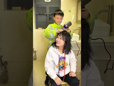 Bé Ngoan Tặng Quà Bất Ngờ Cho Mẹ! 🎁💖