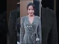 모두가 그를 미친놈이라 비웃었다! 죽어가던 여회장을 침 한 방으로 살리자, 명의 정체에 8명의 누나가 앞다퉈 그를 아꼈다!
