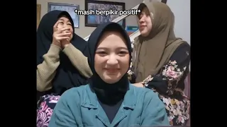tahan tawa ada apa dengan ibu dan neneknya tugas maba menceritakan kegiatan sehari hari