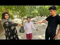 Download Lagu Hoe een dakloze moeder en een holbewonerzoon geld verdienen met wilde vruchten