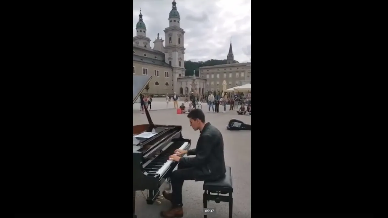 Thomas Krüger – First Light & Pjanoo (Piano Version) Live At Mozartplatz In Salzburg Thomas Krüger – First Light & Pjanoo (Piano Version) Live At Mozartplatz In Salzburg