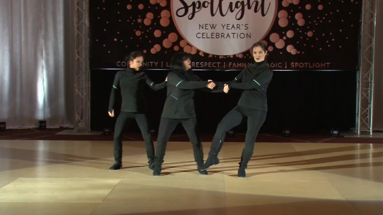 Spotlight New Years 2017 2018 Bookends Triversity