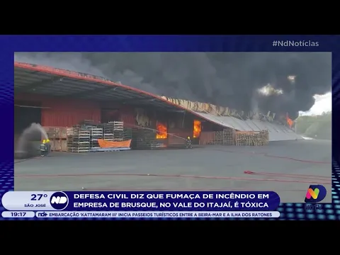Defesa Civil diz que fumaça de incêndio em empresa de Brusque, no Vale do Itajaí, é tóxica
