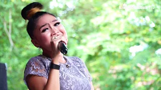 Download Musim Duren - Desy Paraswaty - Santhi Kanaya Live Desa Gebang Udik Cirebon MP3