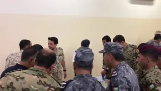 ولي العهد يتناول الإفطار مع قوات كتيبة الـ 71 الخاصة 