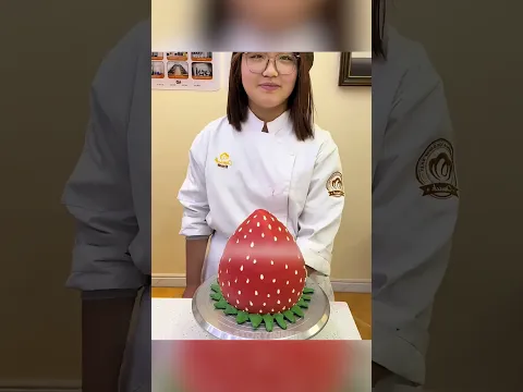 🍓 أغرب كعكة فراولة على الإطلاق 😂