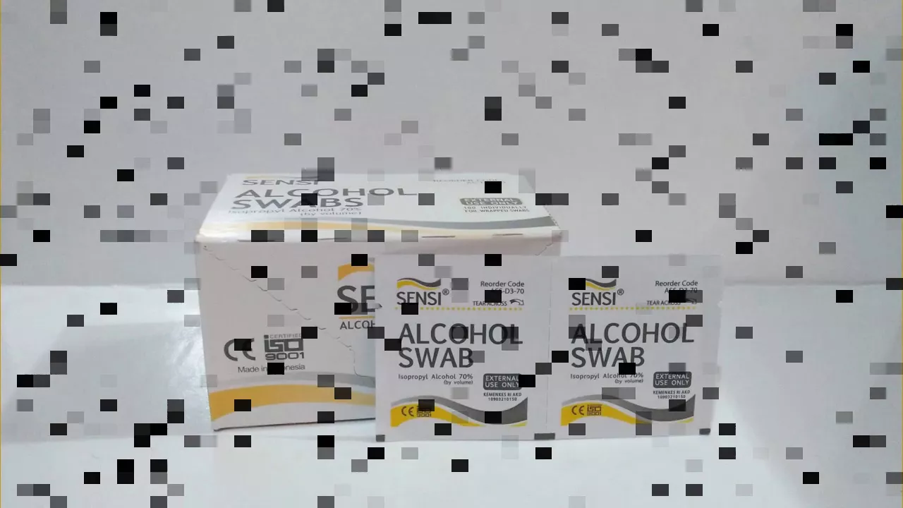 Alcohol Disinfectant Wipes Review 2020 - Portable and  Easy to Use. 