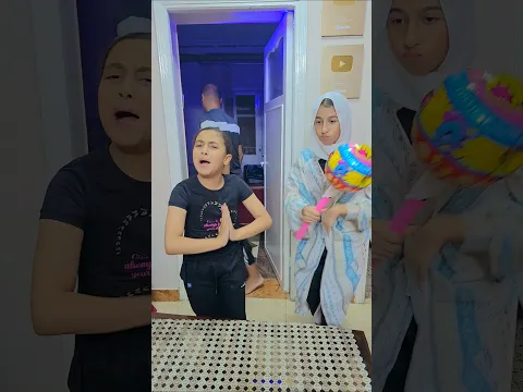 ماما ياماما 🤣 انتي بتكسري المصاصة بسنانك 🤪