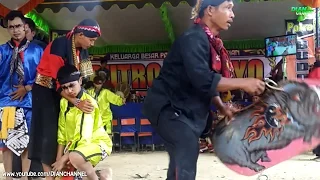 kakek ini tiba tiba kesurupan jaranan lawas penuh mistis
