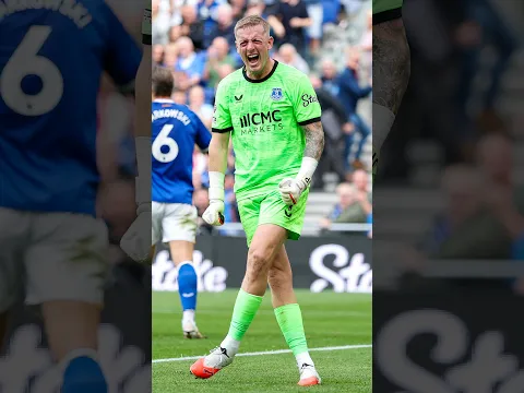Jordan Pickford ran the length of the pitch to celebrate Maitland-Niles’ equaliser🏃‍♂️#PremierLeague