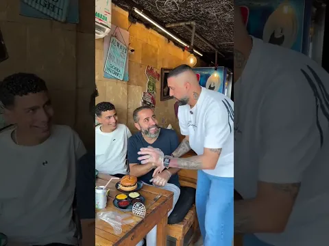 رحنا ناكل وفجأة طلعلنا ابو علي الدلباني خوفنا 🤣🤣