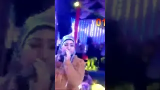 حماده العجوز و الفنانه ياسمين عادل دندنها