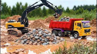 Truk Tambang RC & Excavator HUINA Aksi di Lumpur! Muatan Batu Super Realistis