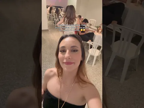 Ninguém aqui sabe mas essa música do fundo é minha 🥹