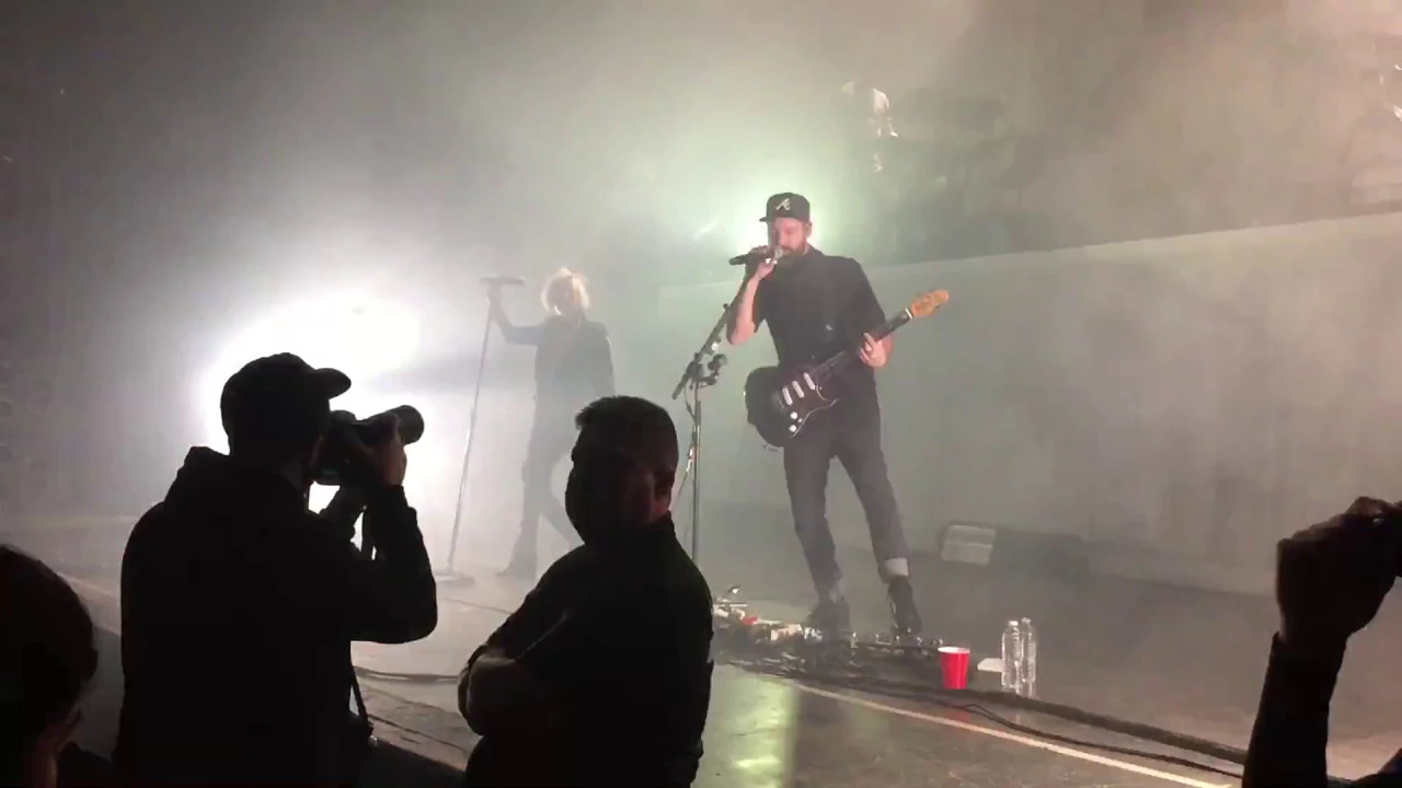 Phantogram - 10 Bad Dreams (live) - March 11, 2017, Chicago