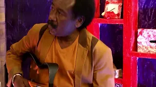 خلي العيش حرام          الحان عبدالكريم كرومة توزيع موسيقي يروفيسور الفاتح حسين                   دندنها