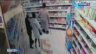 В Омске на глазах у всех пытались обокрасть пенсионерку