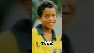 Ronaldinho When He Was A Child رونالدينهو و هو صغير 