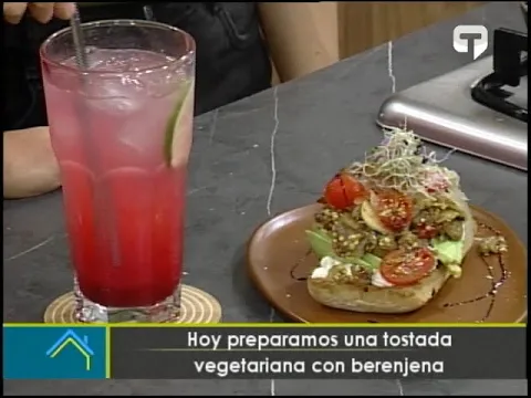 Hoy preparamos una tostada vegetariana con berenjena