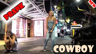 #cowboy_prank. Everyone disappeared when the i move. Hahahaha