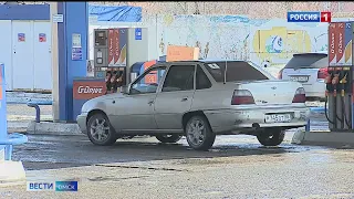 В Омске снова подешевел бензин