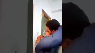 فضيحة مصري يبوس مرات جاره  فضيحة مصري يبوس مرات جاره