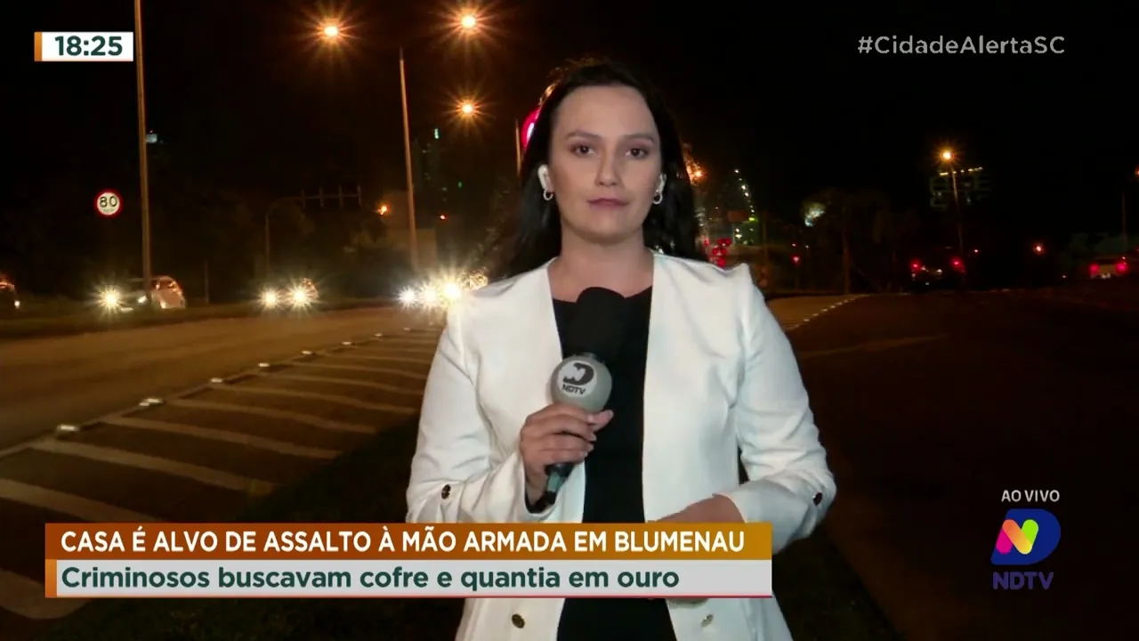 Casa é alvo de assalto à mão armada em Blumenau