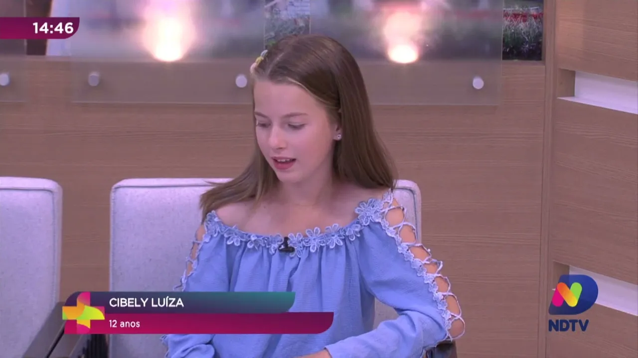 Menina que recolheu cachorrinha ferida em Blumenau participa ao vivo do Ver Mais