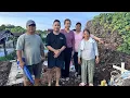 Download Lagu Ajak Mia Ziarah Ke Makam Bapak Saya Minta Restu, Terus Makan Besar Bersama Keluarga Besar 