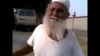 قحم من كثر الفرحه علئ انه اعطوه جواز 