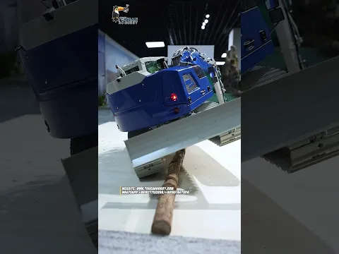 The R920 hydraulic RC excavator takes on an obstacle challenge! TH26086