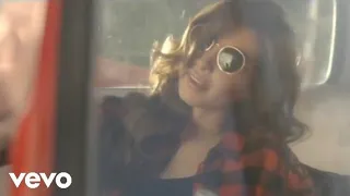                                            نانسي عجرم   مش فارقة كتير  مسرعة  دندنها