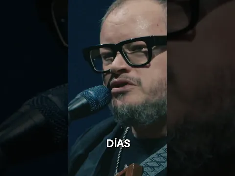 Le preguntamos a Leo cómo se replantea una canción cuando se transforma para el escenario.⭐️