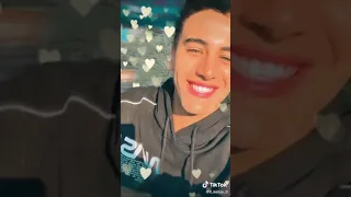 انا مقدرش ابعد ثانيه انا بعدك مليش في الدنيا 