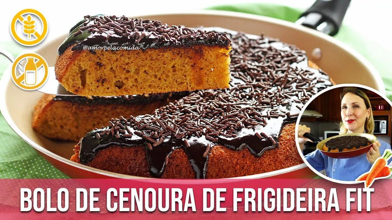 Bem-vinda de novo, família Flor de Sal ♥ Esse bolo de cenoura, além de vegano e sem glúten, é super . 