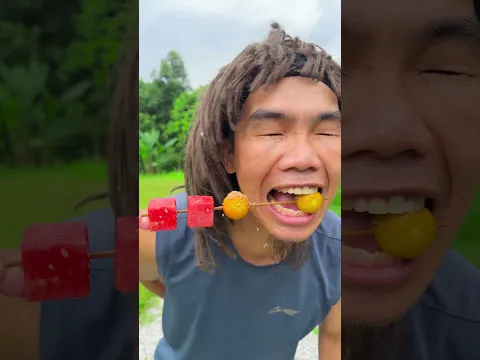 thử thách không cười với những trò đùa từ xúc xích siêu ngon khi ớt cay là từ khóa MỚI CƯỜI NHIỀU