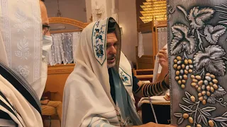 קריאה בפרשת בראשית בנוסח מרוקאי החזן אבי וענונו 