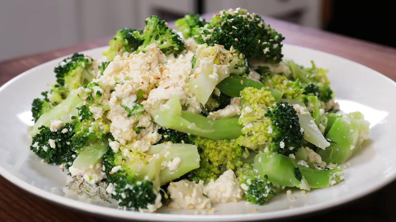 Broccoli with Tofu (Broccoli dubu-muchim:  )