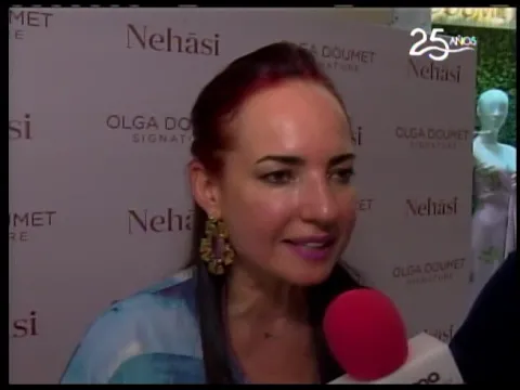 Olga Doumet aperturó tienda, lanzó perfume y presentó nueva colección