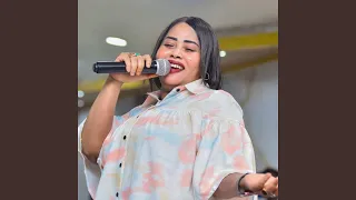 نهي الثورة سارحه بيا 