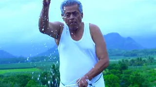 आखिर सुबह-सुबह किसके ऊपर पानी फेंक रहा है ये बूढ़ा | Hindi Movie Scene