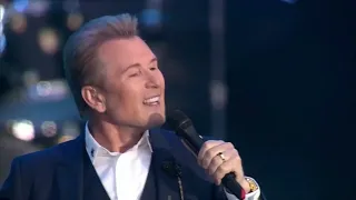 Берега берега А на том берегу Чудесно поёт Александр Малинин Berega Alexander Malinin Singing Superb 