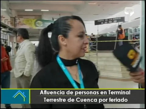 Afluencia de personas en terminal terrestre de Cuenca por feriado