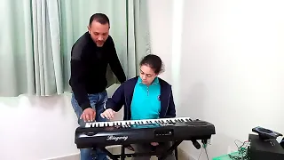 مشوفتش زي امي        لعيد الأم دندنها