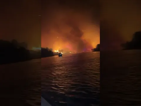 BRAČ U PLAMENU! Pogled s Mora Izgleda Pakleno! 😱