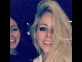 Download Lagu Avril Lavigne snap story (16Nov.2016) Singing Umbrella by Rihana