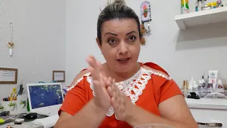 Técnica do copo com água para manifestar desejos.