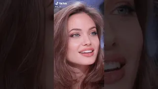 جمال انجلينا جولي لا يصدق     دندنها