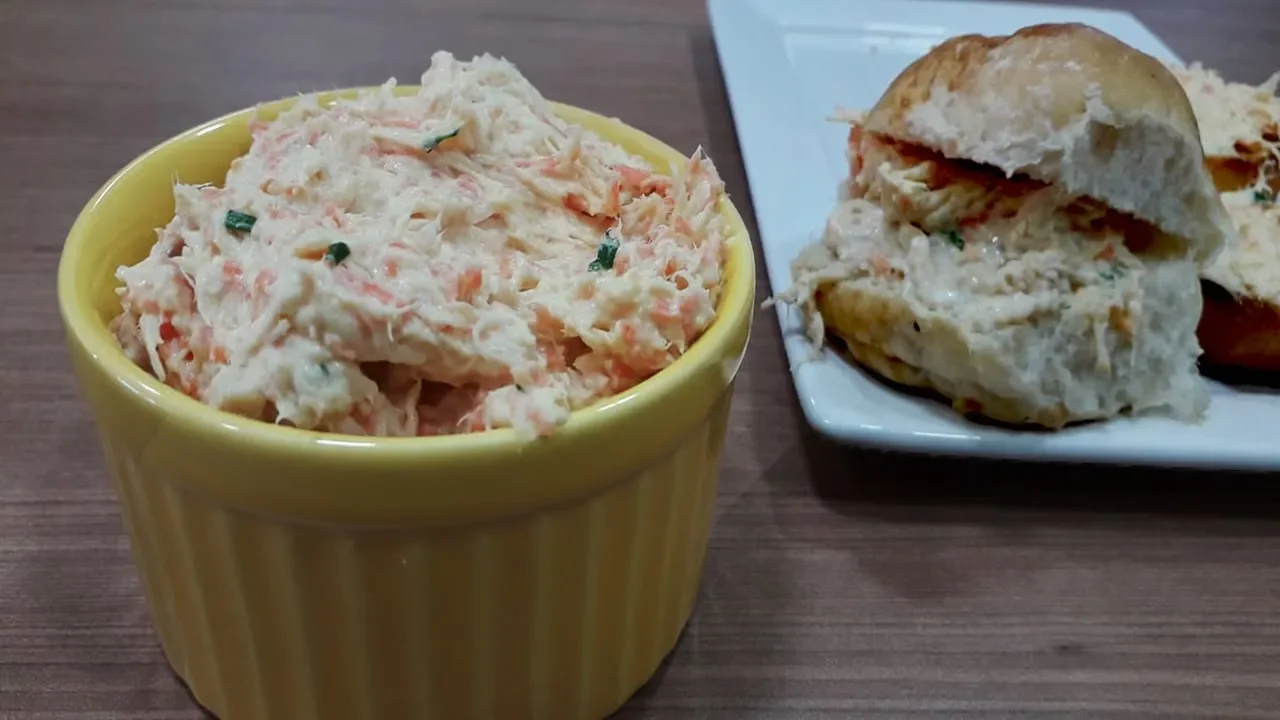 PATÊ DE FRANGO DE PADARIA FÁCIL E DELICIOSO. 