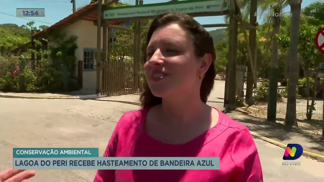 Bandeira Azul é hasteada na Lagoa do Peri, em Florianópolis, nesta quinta-feira